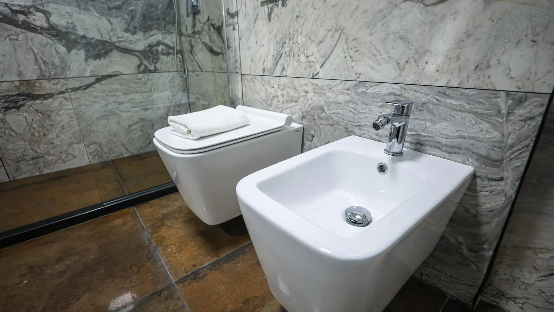 Miku Apartment -Charming One Bedroom At Komuna E Parisit Tirana