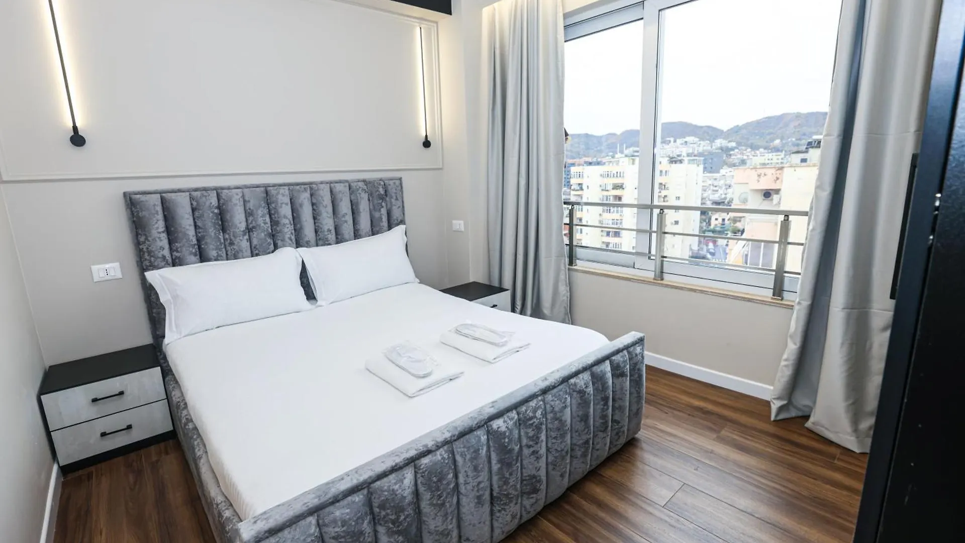 Miku Apartment -Charming One Bedroom At Komuna E Parisit Tirana