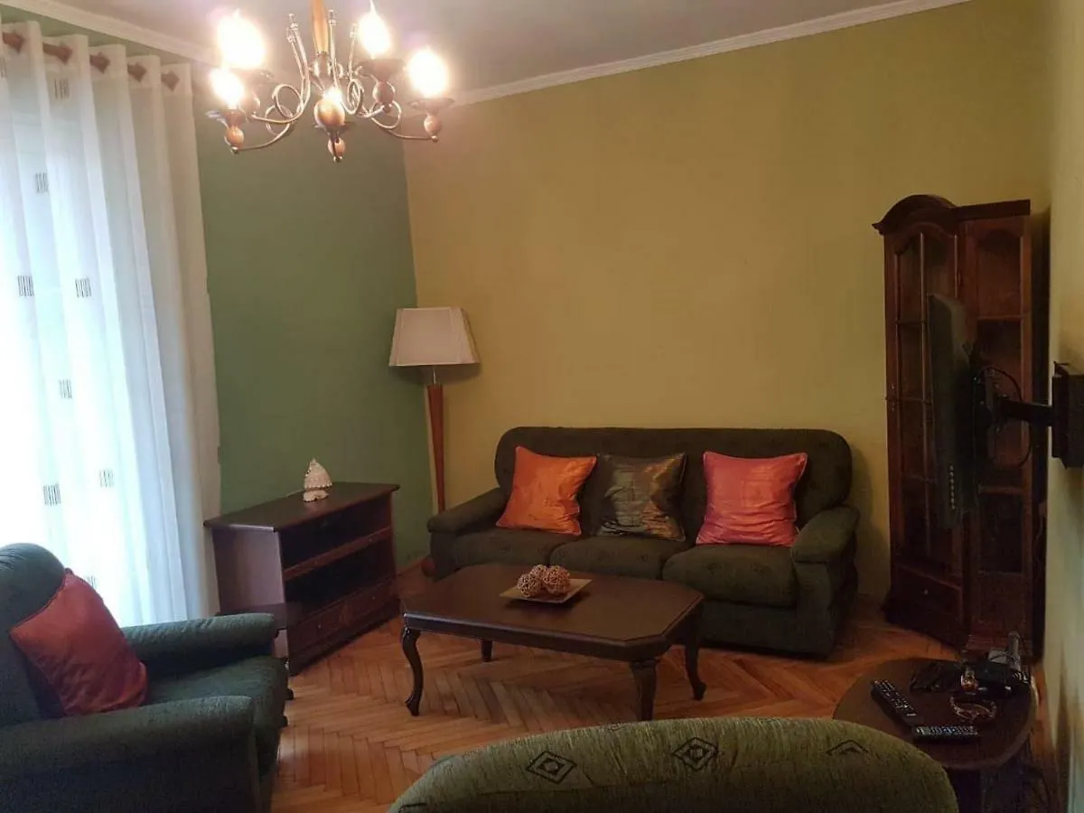 Miku Apartment -Charming One Bedroom At Komuna E Parisit Τίρανα